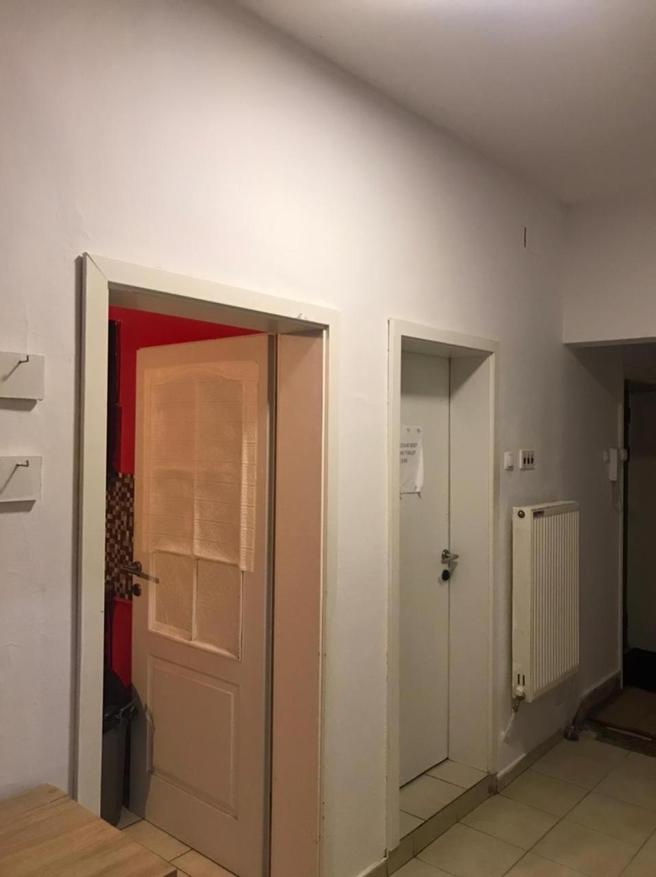 Newborn Center Hostel All Day Free Coffee Pristina Eksteriør bilde