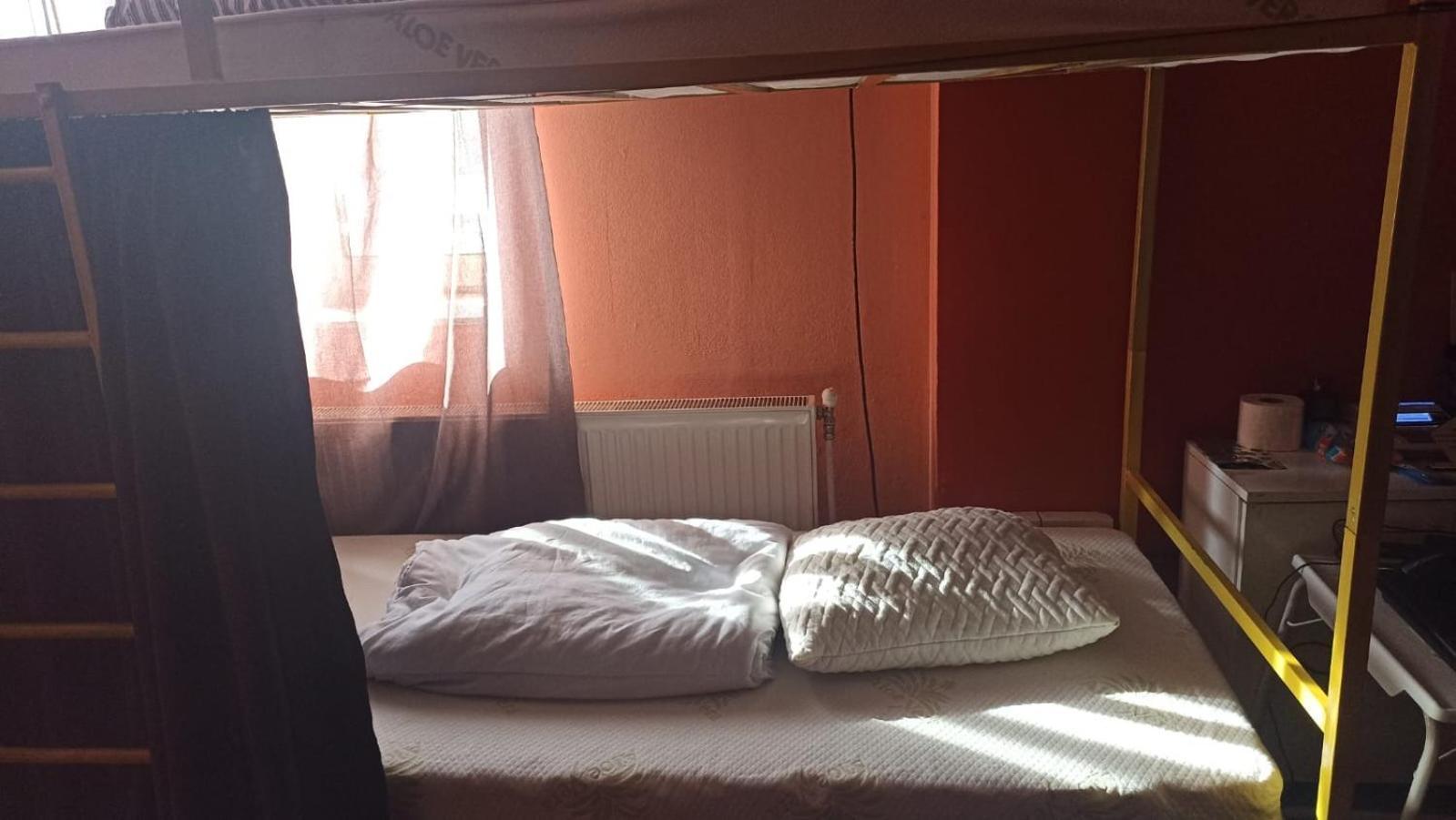 Newborn Center Hostel All Day Free Coffee Pristina Eksteriør bilde