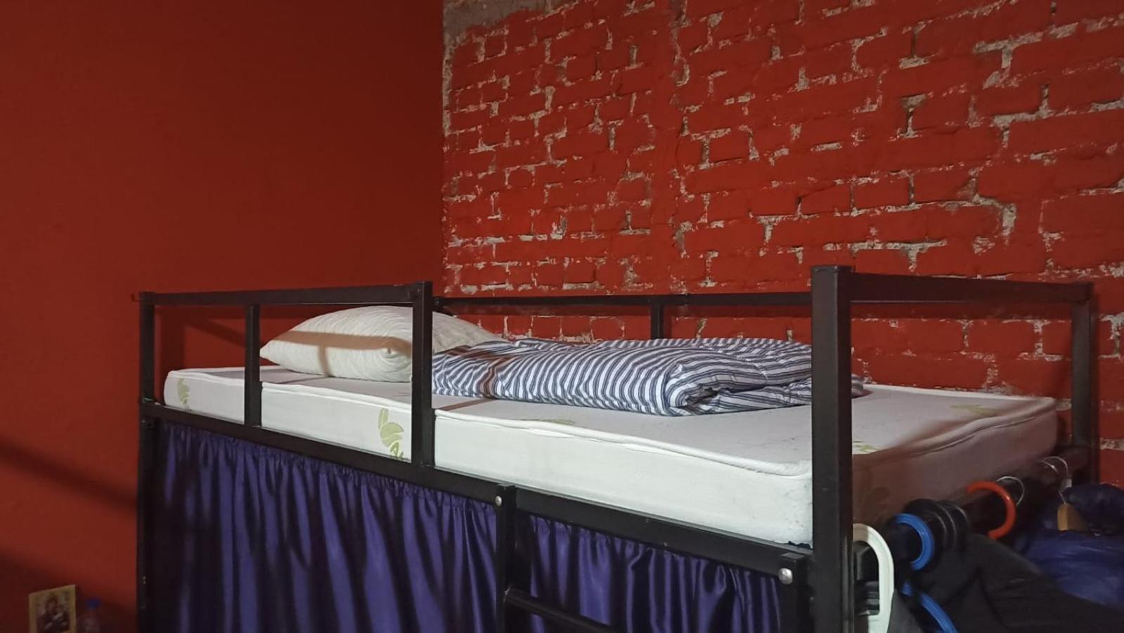 Newborn Center Hostel All Day Free Coffee Pristina Eksteriør bilde