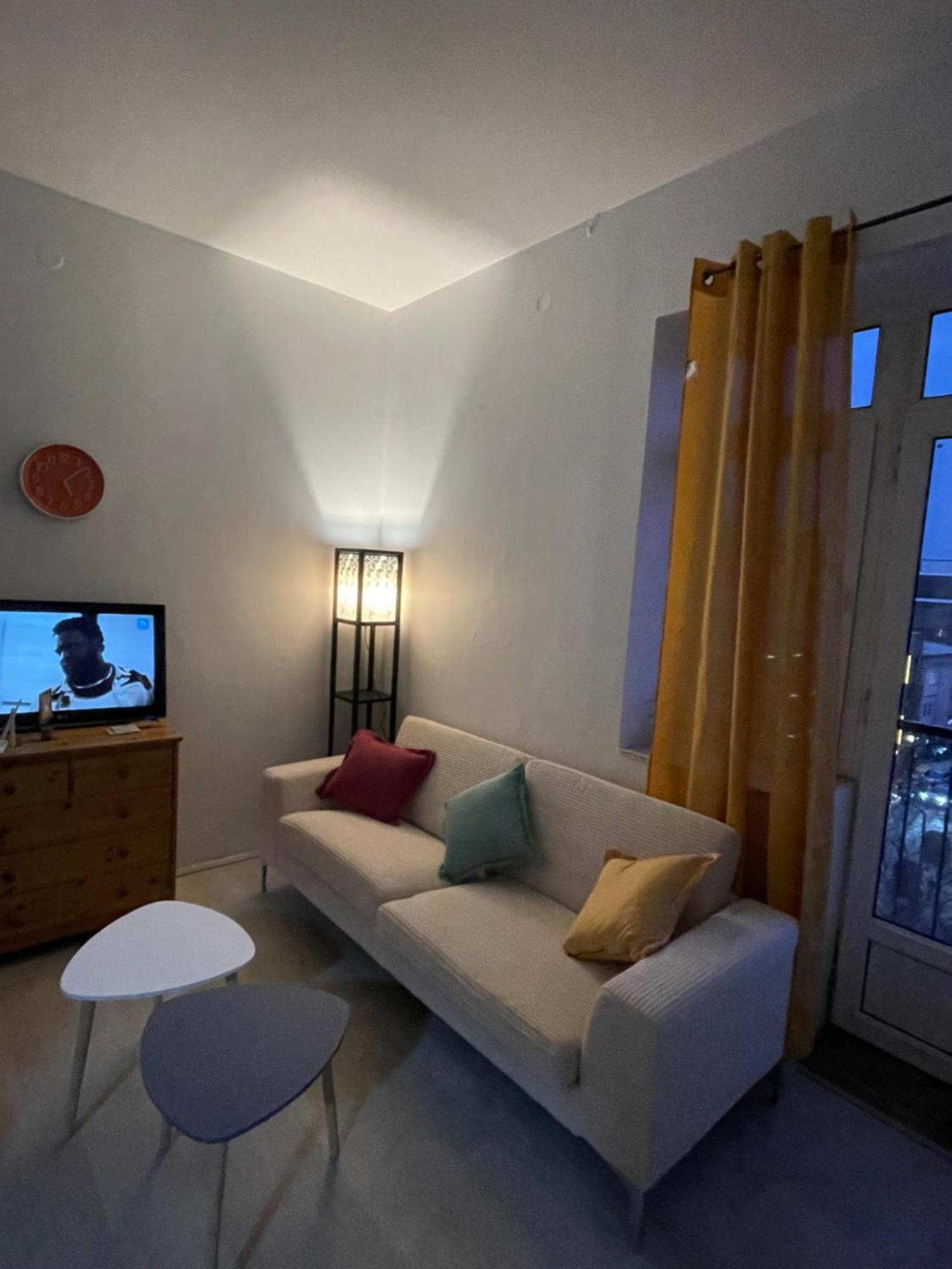Newborn Center Hostel All Day Free Coffee Pristina Eksteriør bilde