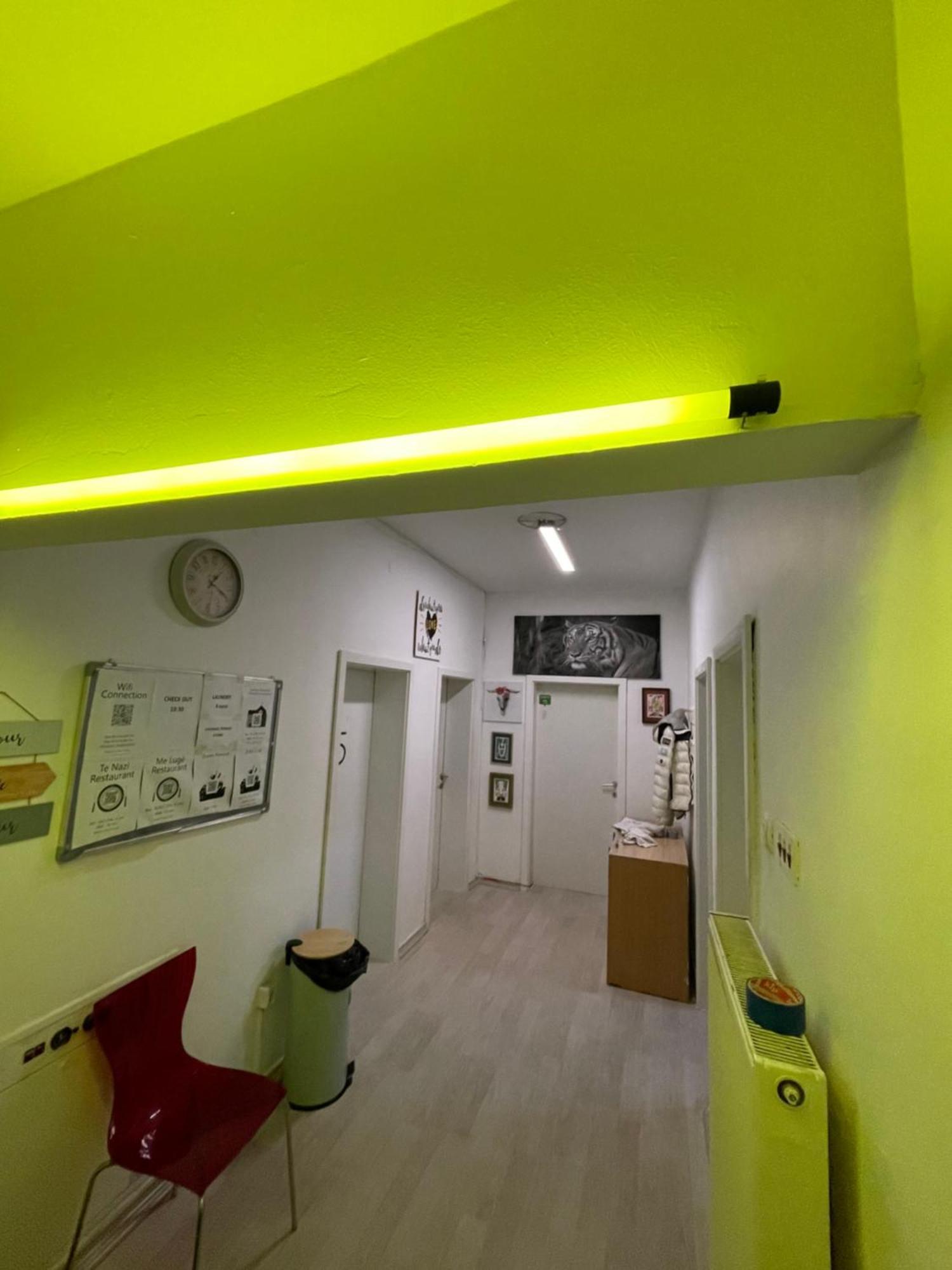 Newborn Center Hostel All Day Free Coffee Pristina Eksteriør bilde