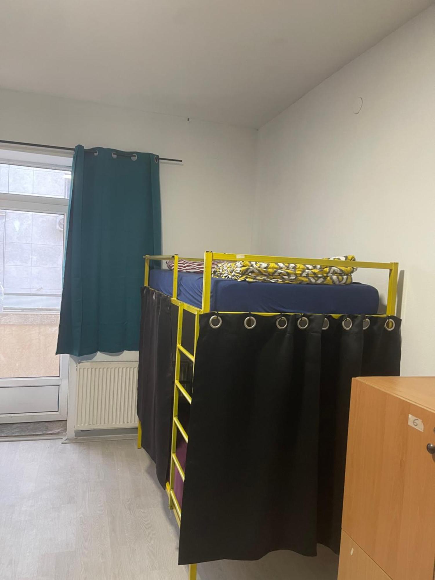 Newborn Center Hostel All Day Free Coffee Pristina Eksteriør bilde
